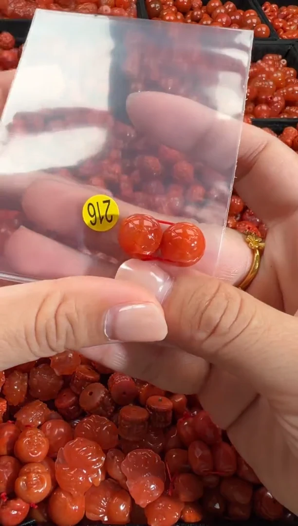 颈饰未镶嵌南红玛瑙1