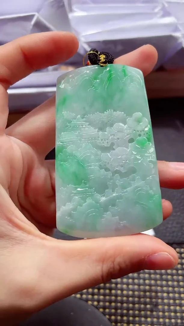 颈饰未镶嵌翡翠 000111