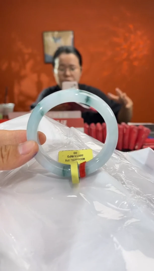 未镶嵌手镯翡翠翡翠手镯