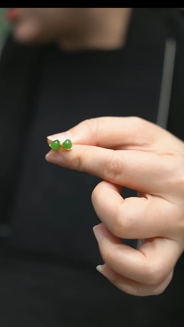 颈饰未镶嵌和田玉爱心