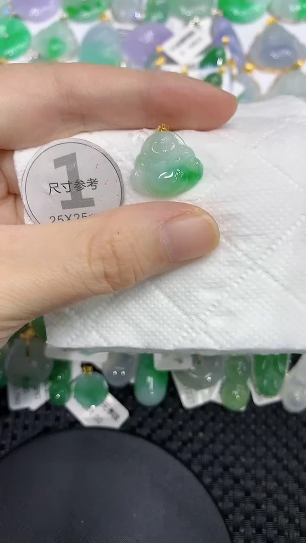 颈饰18K金镶嵌翡翠1111111111