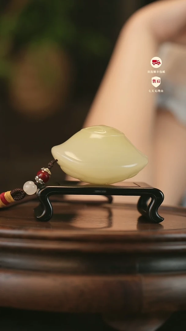 云南石竹叶青雕刻：元宝富甲