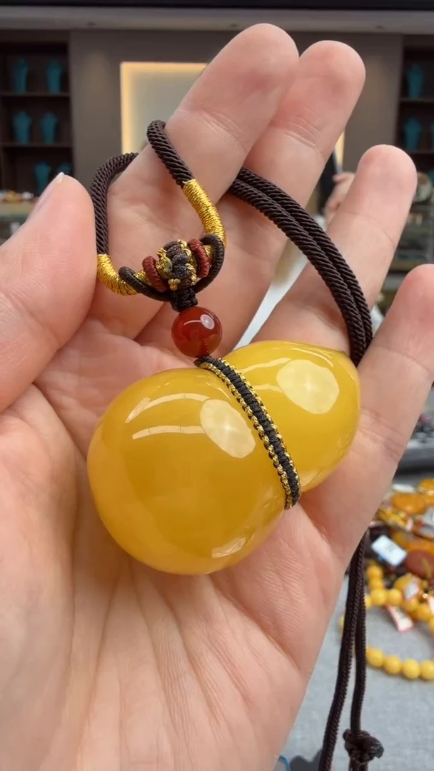 琥珀颈饰未镶嵌371秒拍号 假一罚三