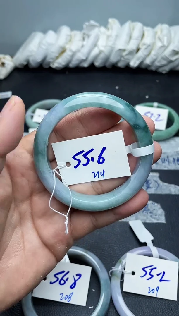 未镶嵌手镯翡翠214