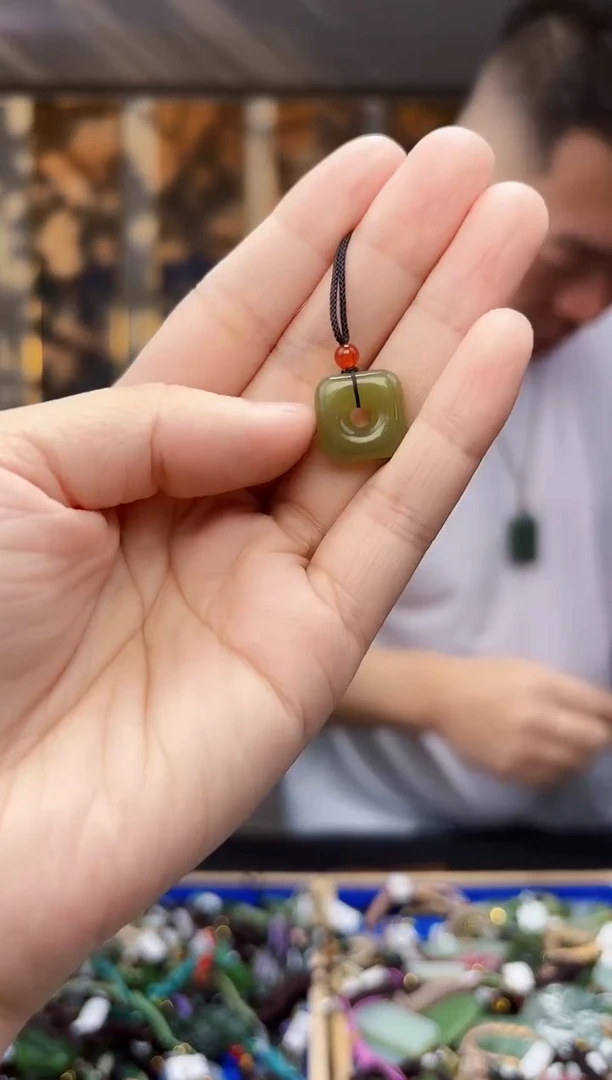 和田玉未镶嵌挂件拍一发一