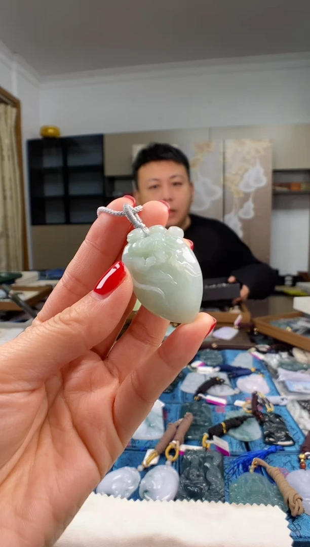 颈饰未镶嵌翡翠 多样性发其一