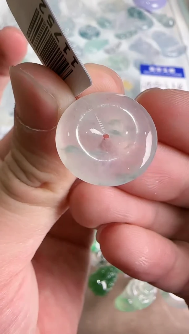 【闪购商品】翡翠吊坠(不含链)未镶嵌··