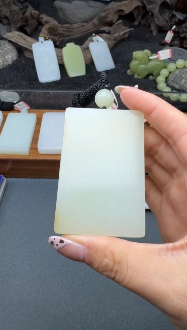 颈饰未镶嵌和田玉3