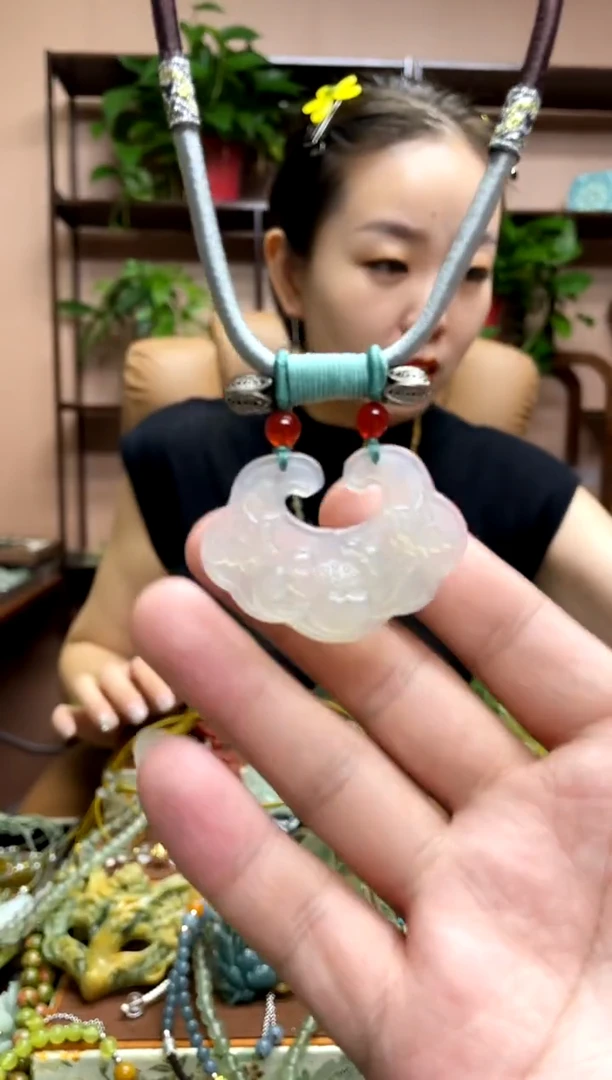 未镶嵌岫玉吊坠·