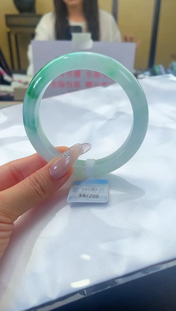 未镶嵌手镯翡翠退货标签需完好-200