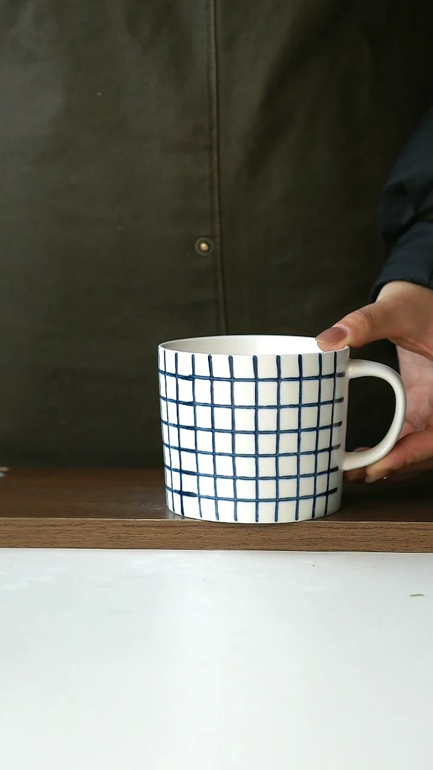 【闪购商品】陶瓷微瑕格子400ml马克杯@4-2@
