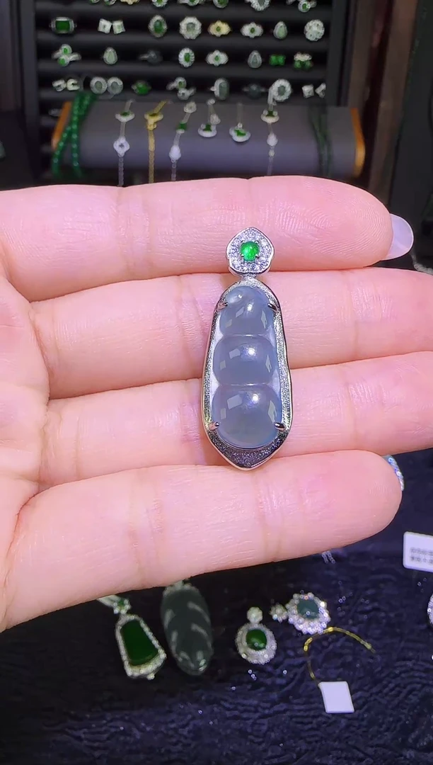 吊坠(不含链)未镶嵌翡翠 天然翡翠A货 福豆