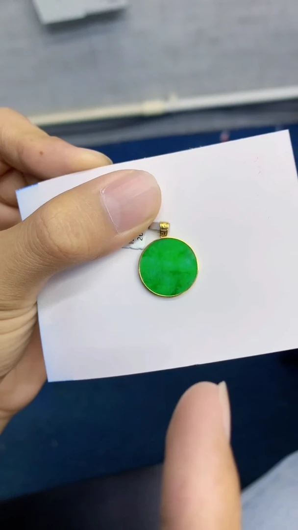 翡翠18K金镶嵌吊坠(不含链)             1