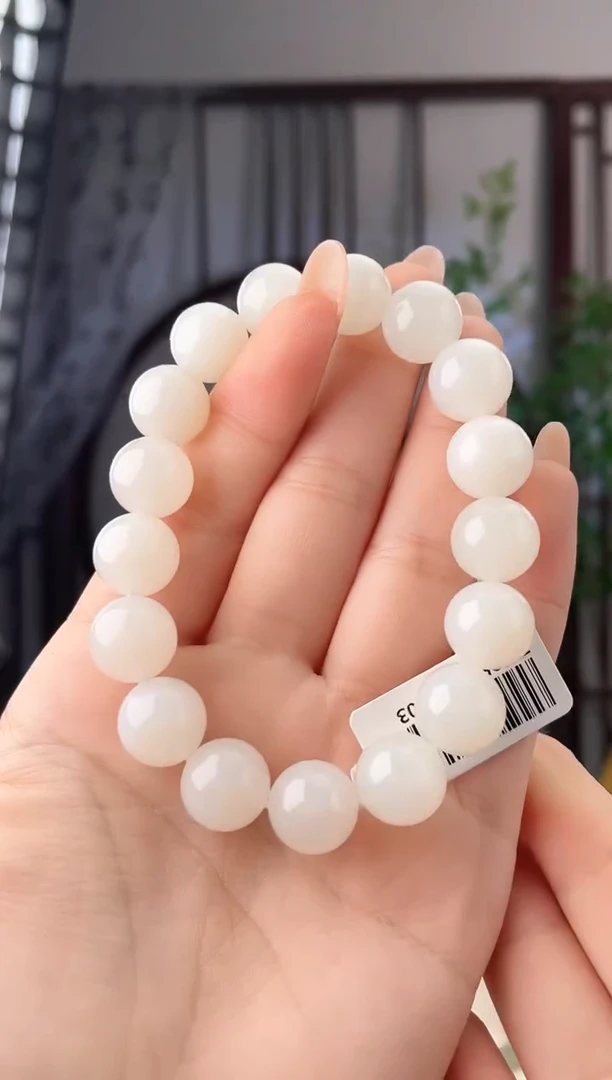 未镶嵌手串和田玉手串 多样性发其一