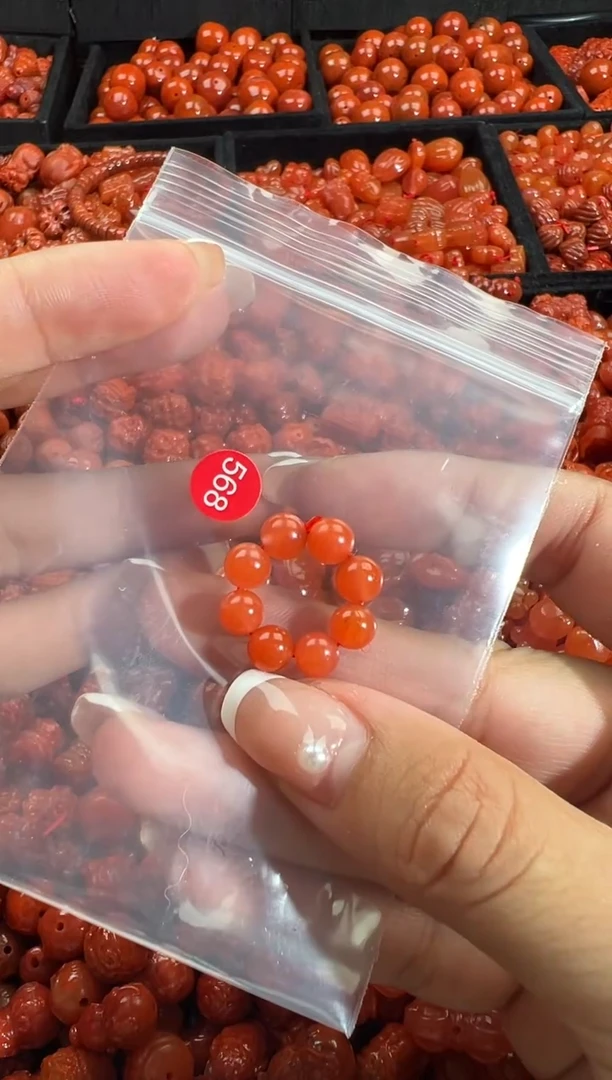 颈饰未镶嵌南红玛瑙1