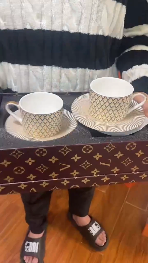 杯鸿辉家品牌瓷器，京东包邮！