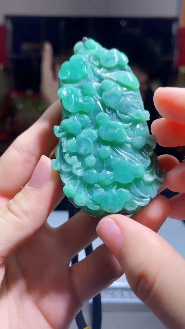 【闪购商品】翡翠吊坠(不含链)未镶嵌Q49