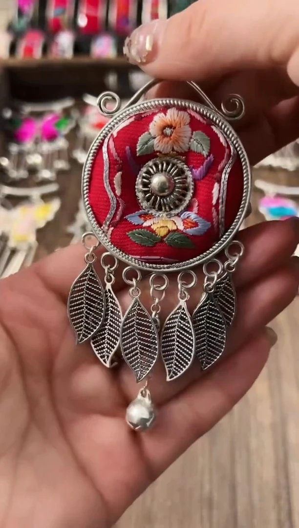 【闪购商品】织绣民族风老绣饰品104