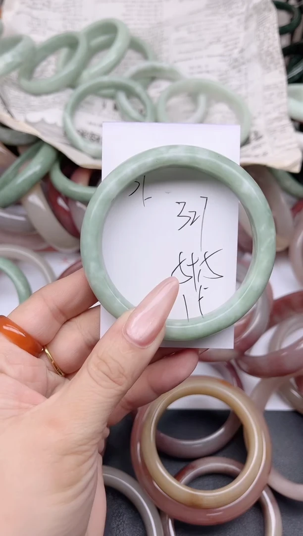 未镶嵌手镯石英质玉327