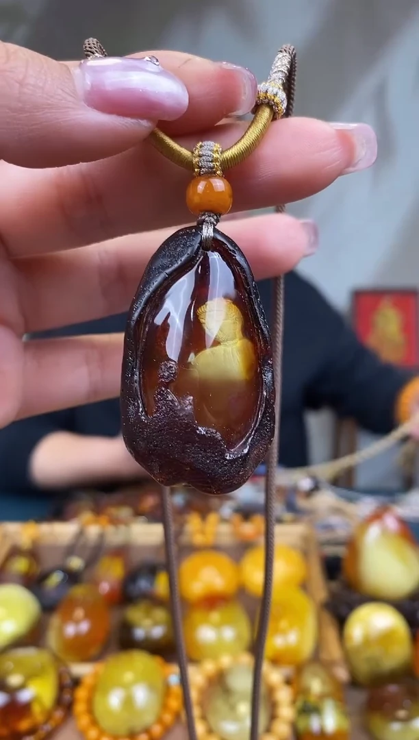 【闪购商品】琥珀裸石未镶嵌基地发货 一物一证 顺丰包邮