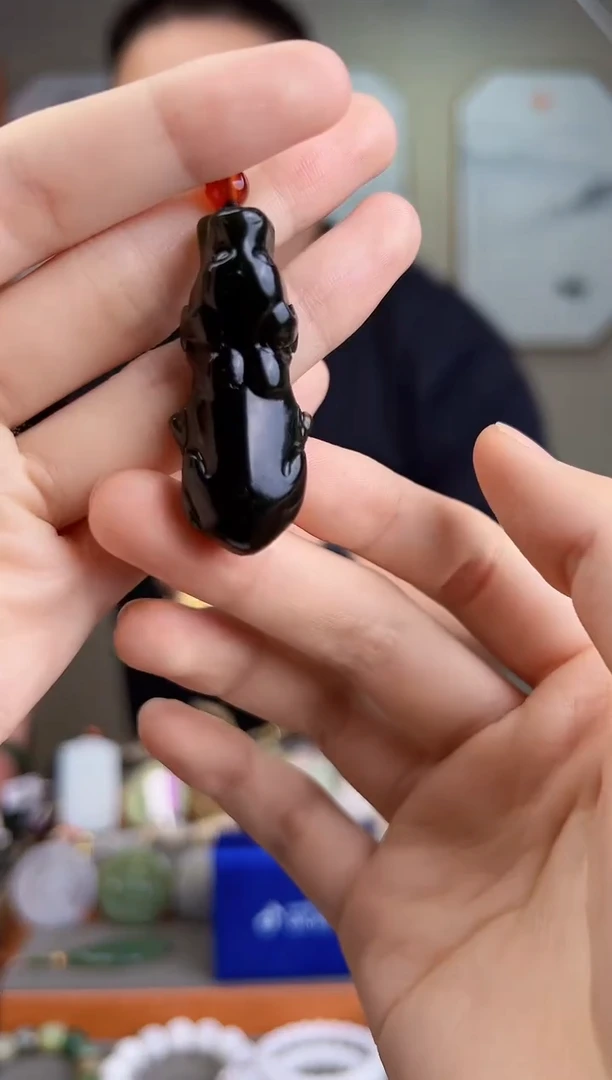 颈饰未镶嵌和田玉一物一证 拍一单发一个