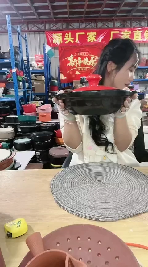 【闪购商品】C487瑕疵黑色浅煲带盖
