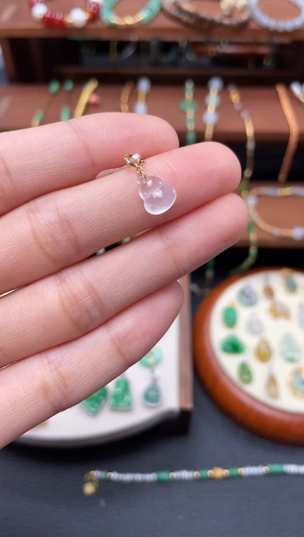 【闪购商品】翡翠吊坠(不含链)18K金镶嵌一个  JK701