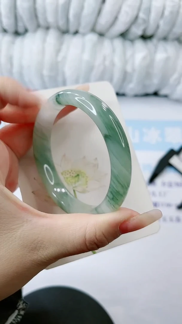 【闪购商品】石英质玉手镯未镶嵌多样性发货C22