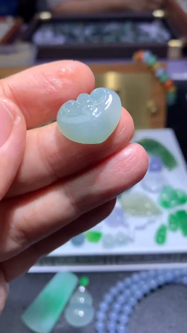 未镶嵌定制翡翠毛货