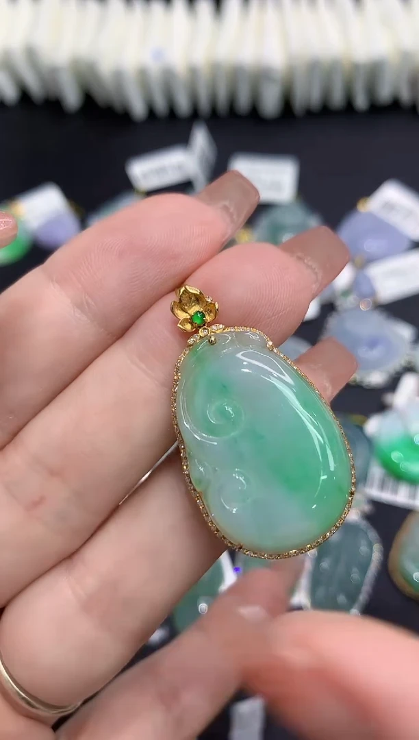 吊坠(不含链)18K金镶嵌翡翠111