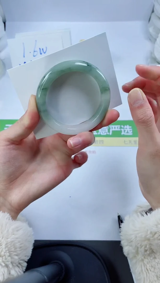 【闪购商品】石英质玉手镯未镶嵌702-52
