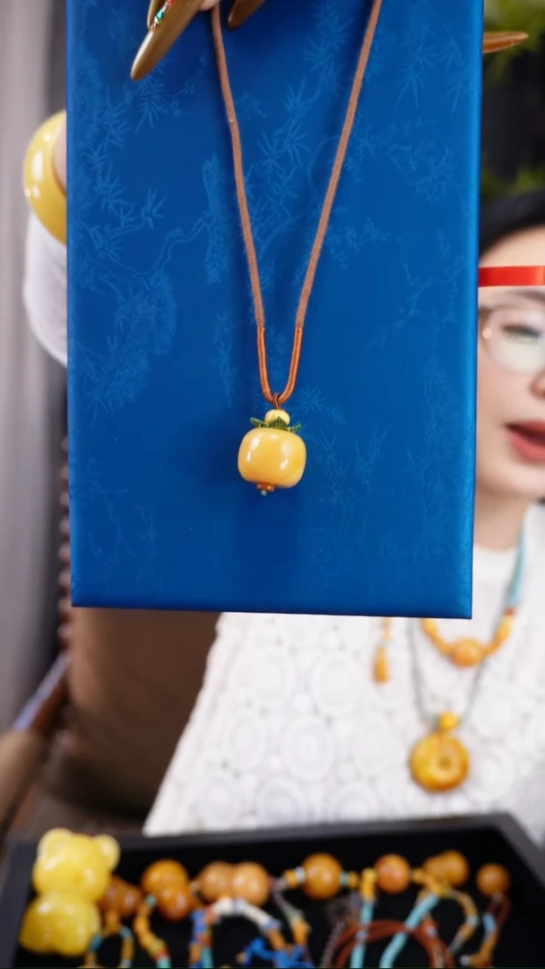 琥珀颈饰未镶嵌颈饰