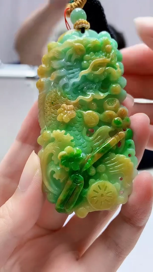 定制翡翠未镶嵌5060zm-毛货挂件龙鱼147