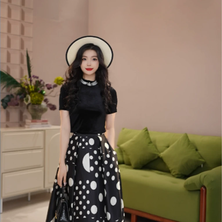 GIRDEAR/哥弟夏日圆领上衣气质简约修身丝绒短袖T恤女1300606