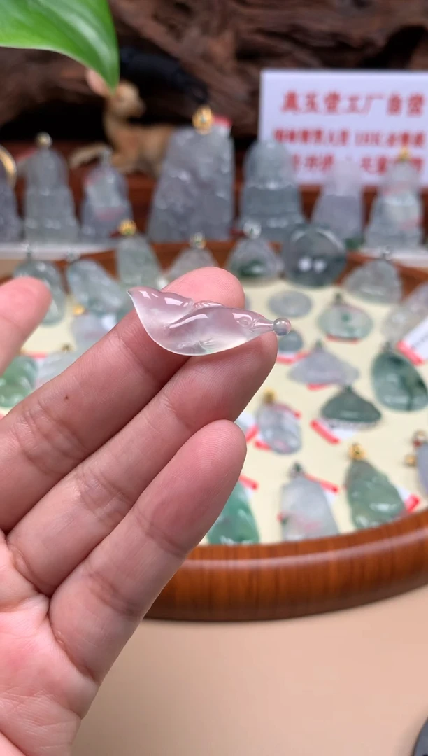 【闪购商品】翡翠颈饰未镶嵌鱼