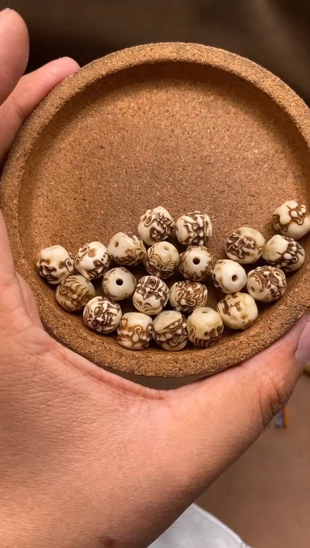 其他牛骨杂件179-罗汉2个-有棕裂