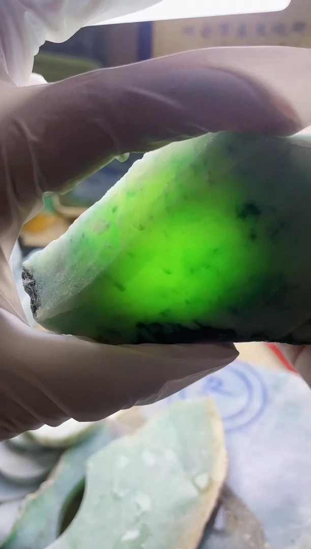 翡翠未镶嵌颈饰A货曹玉433