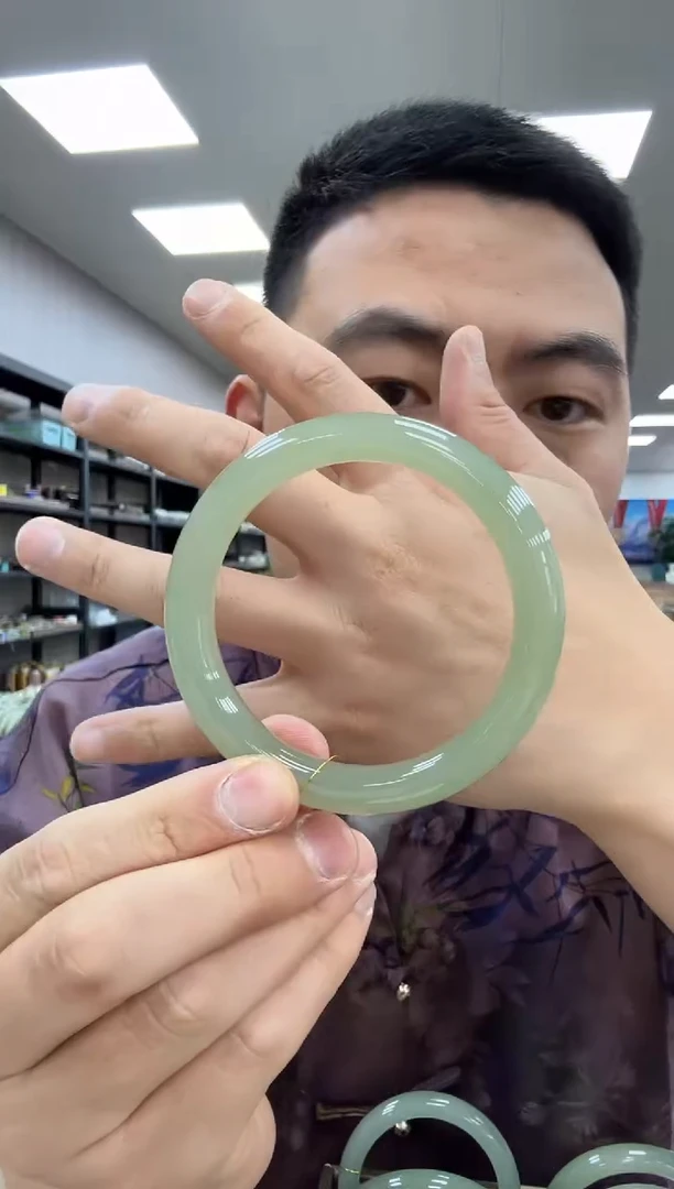 【闪购商品】和田玉手镯未镶嵌60-61   308