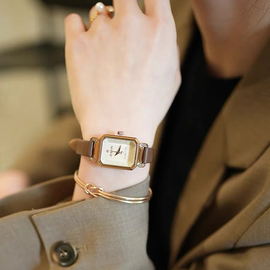 聚利时女士复古轻奢手表简约气质小众防水时尚真皮精致女士手表