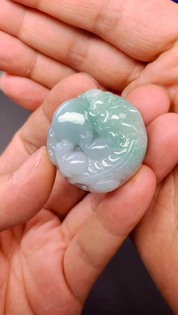 颈饰未镶嵌翡翠胡*粉挂件