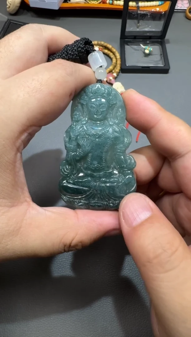 颈饰未镶嵌翡翠吊坠