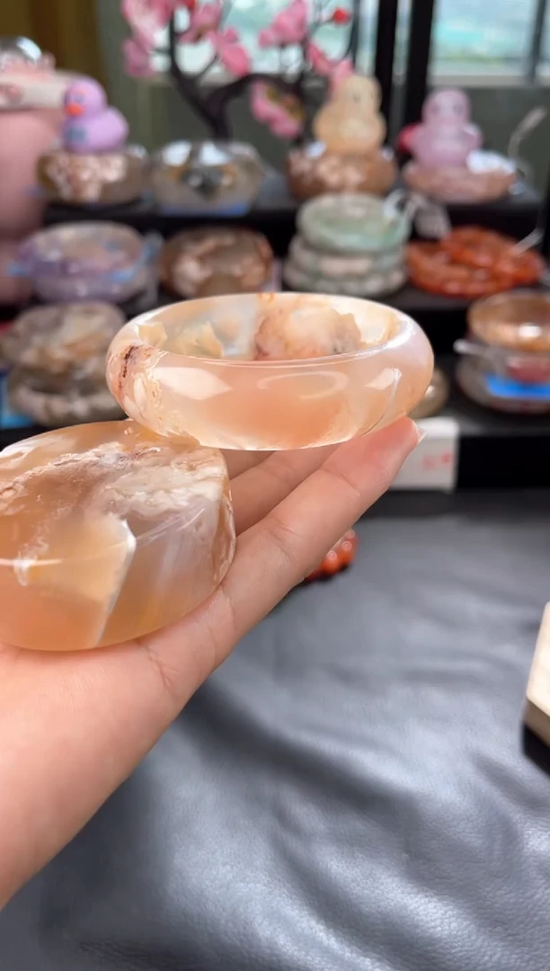 石英质玉手镯未镶嵌54