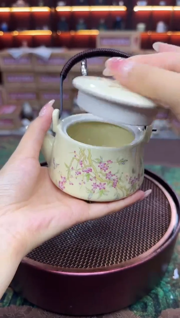 蝶恋花-提梁壶（一壶四杯）
