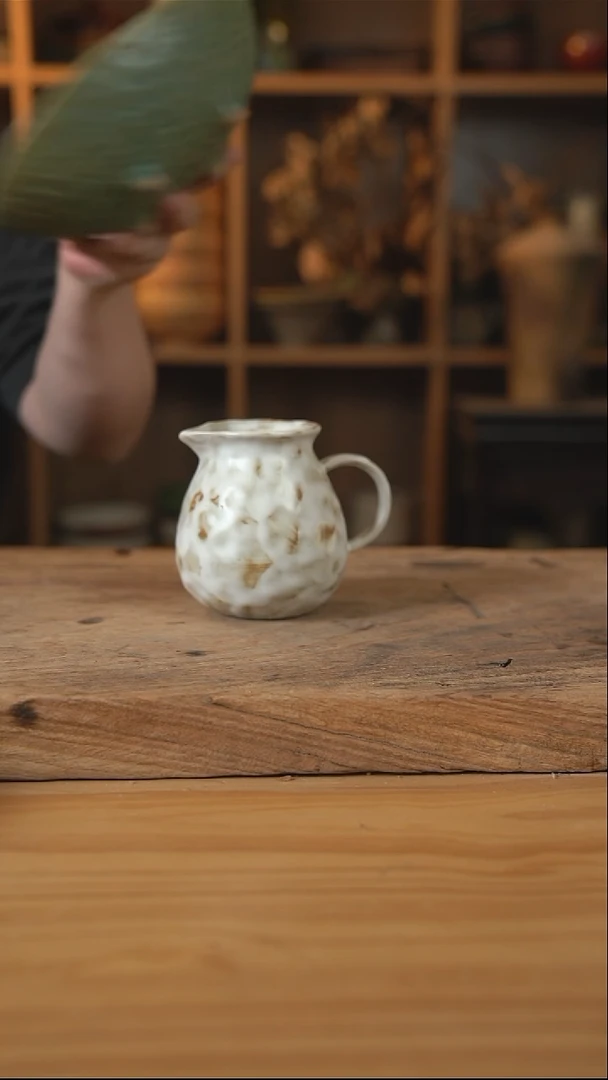 粉影系列的企鹅奶壶