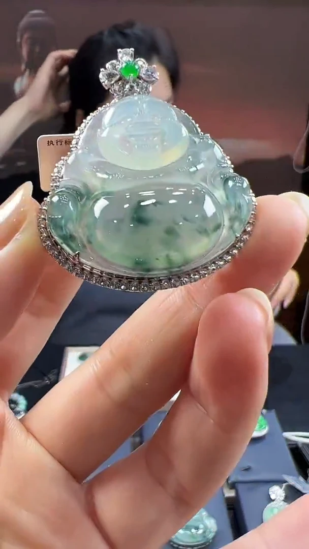 18K金镶嵌挂件翡翠佛公