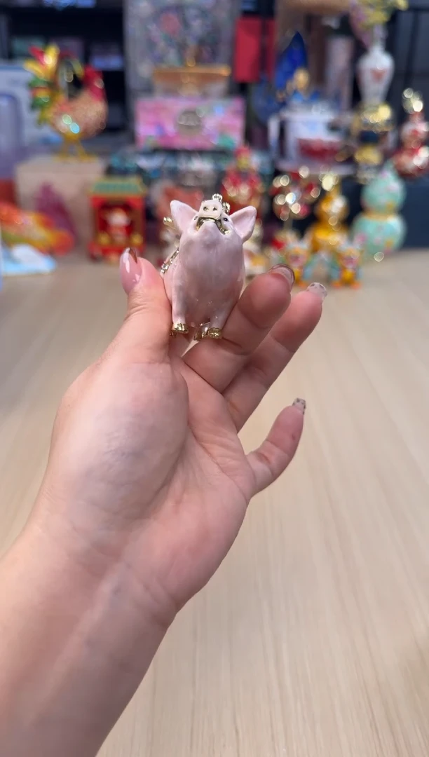 13七宝皇冠小飞猪