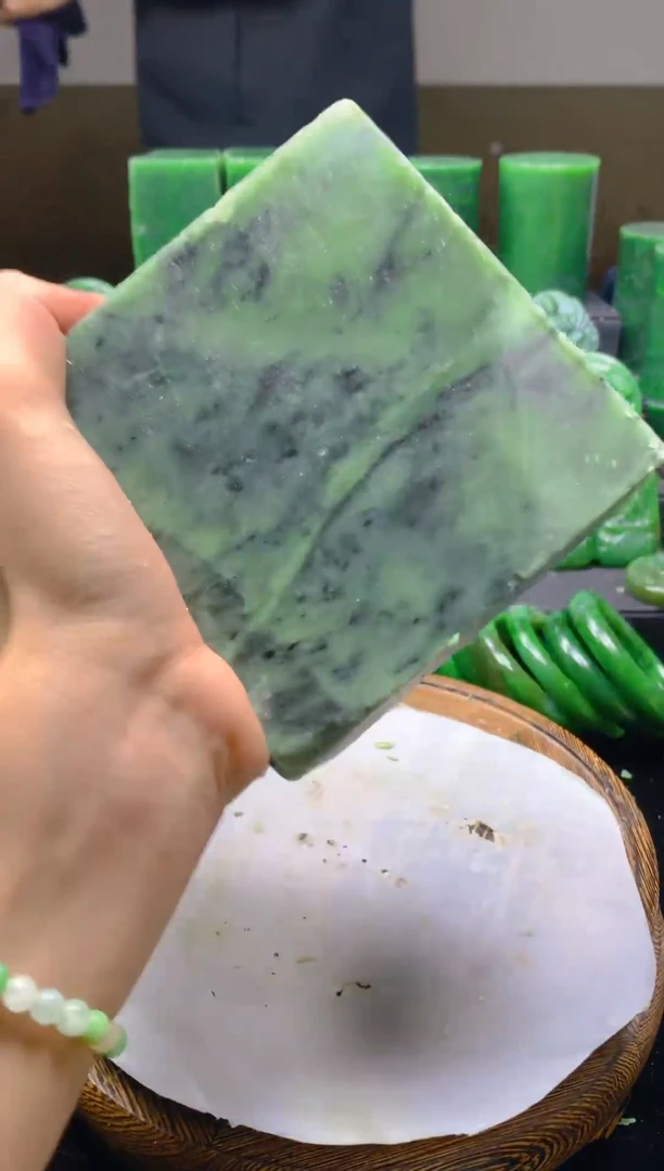 未镶嵌和田玉（碧玉）珠宝半成品1