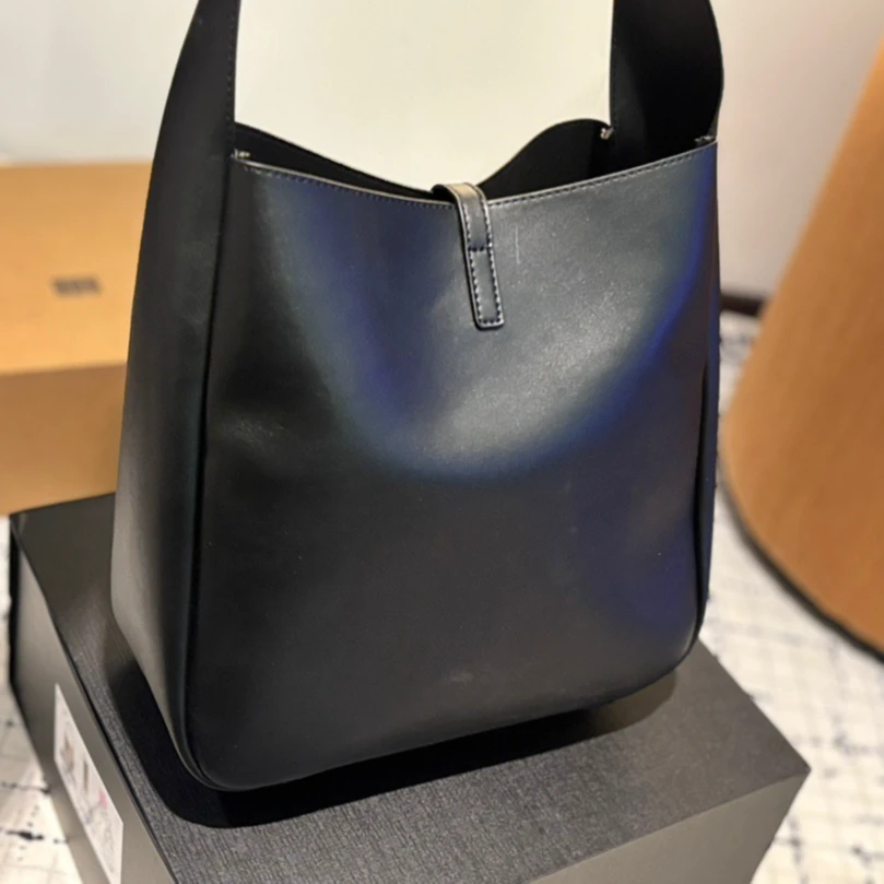 【LE 5 A 7水桶包】水桶包黑金hobo腋下包大号流浪包单肩手提女包