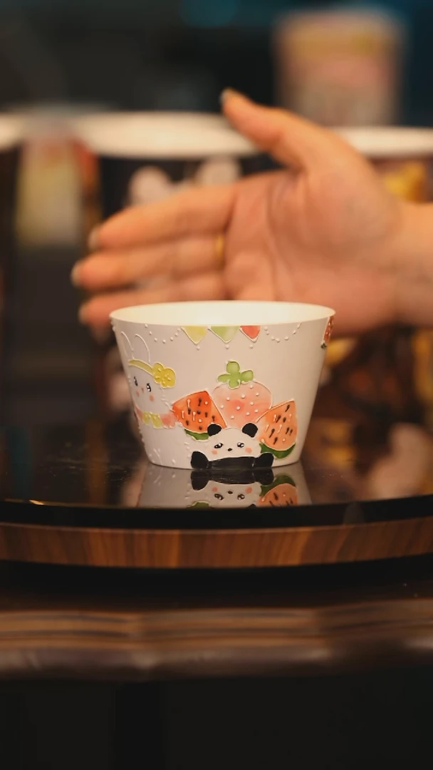 【闪购商品】摆件景德镇釉下彩绘设计师款陶瓷