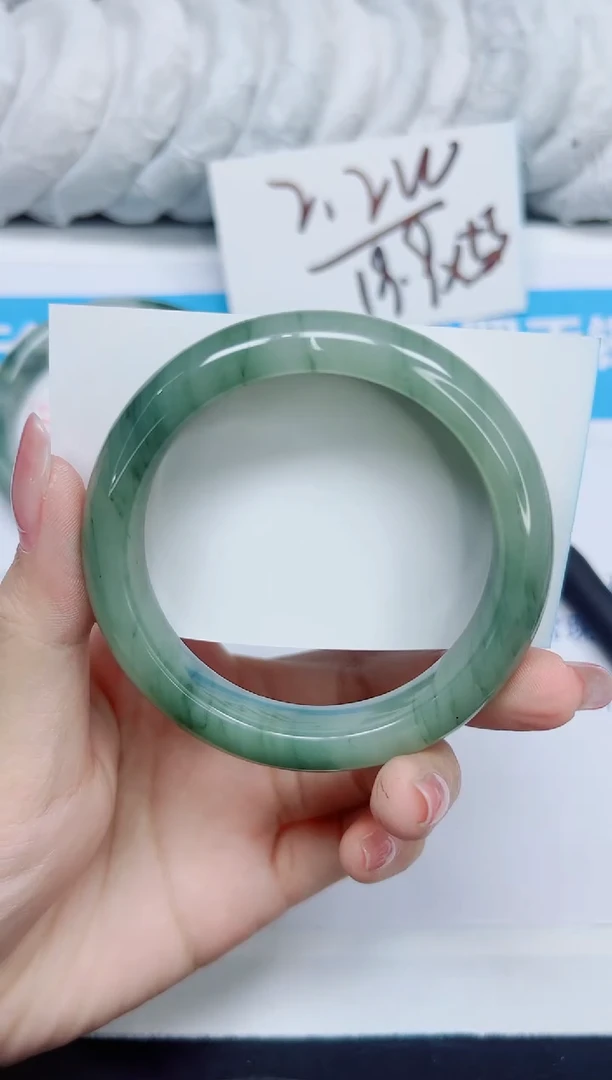 石英质玉手镯未镶嵌247/56